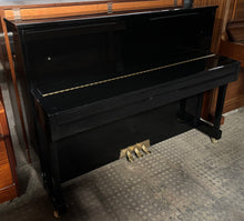 Load image into Gallery viewer, Winchester UP110 in Black High Gloss