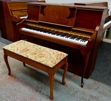 Load image into Gallery viewer, Knight K10 Chippendale in German Walnut