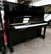 Load image into Gallery viewer, Yamaha U3A in Black High Gloss Cabinetry