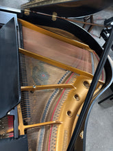 Load image into Gallery viewer, Samick SG-104A Baby Grand in Black High Gloss
