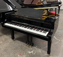 Load image into Gallery viewer, Yamaha G5 Grand Piano in Black High Gloss