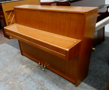 Load image into Gallery viewer, Yamaha M5E Studio Upright Piano in Walnut Finish