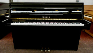 Yamaha B1 Model in black high gloss