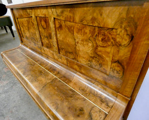 Hoelling & Spangenberg upright piano in beautiful burl walnut finish