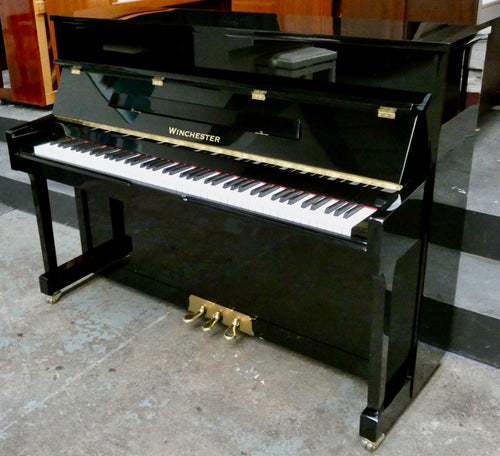 Winchester UP110 Upright piano in black high gloss