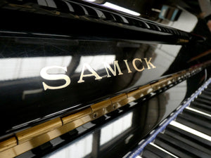 Samick SU-131B Upright Piano in Black High Gloss