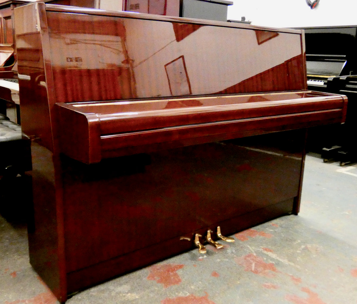 Yamaha M5J Studio Upright Piano in High Gloss Mahogany Finish ...