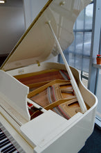 Load image into Gallery viewer, Kawai SecondHand Baby Grand Piano
