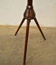 Load image into Gallery viewer, Wheedon Regency Music Stand feet
