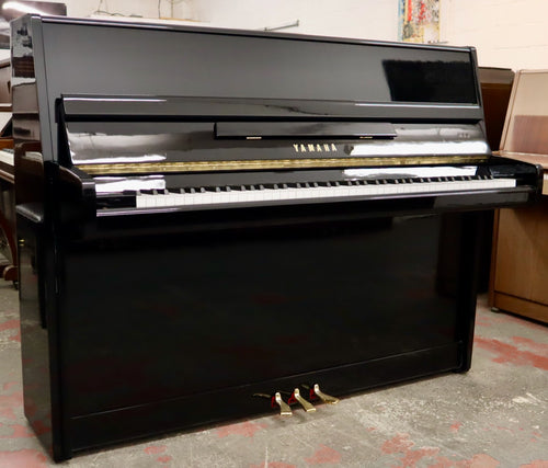  - SOLD - Yamaha P116 in black high gloss finish