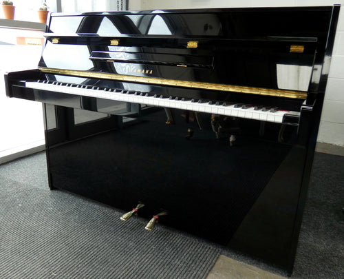 Yamaha E108 Upright Piano in Black High Gloss