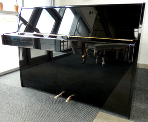 Yamaha E108 Upright Piano in Black High Gloss