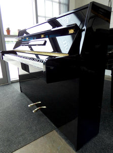 Yamaha E108 Upright Piano in Black High Gloss