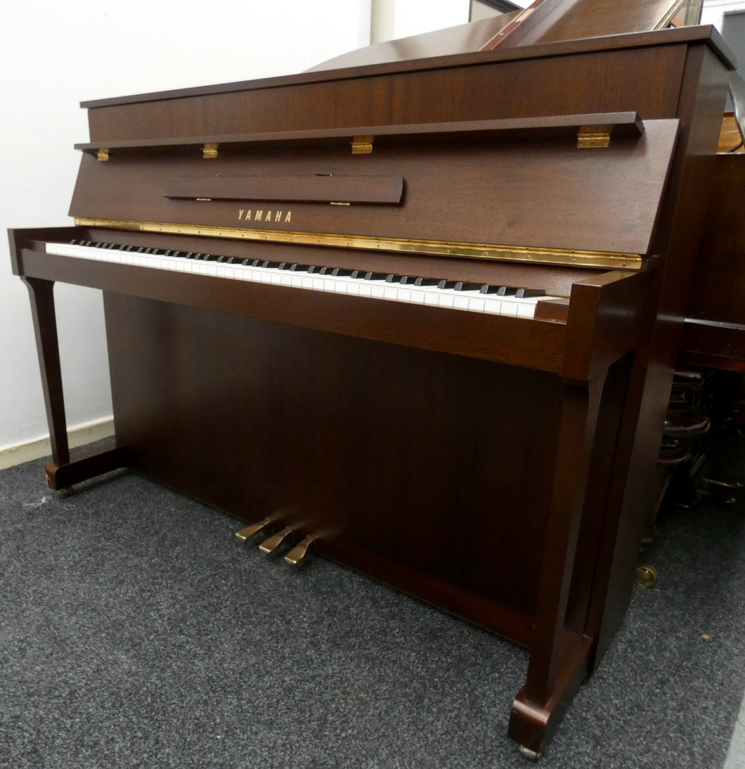 Yamaha E110N Upright Piano in Mahogany Cabinet