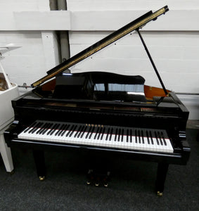 Yamaha G1 Baby Grand Piano in Black High Gloss