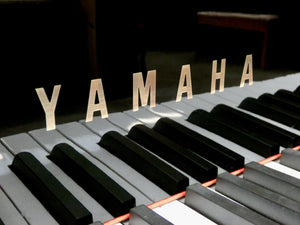 Yamaha G1 Baby Grand Piano in Black High Gloss