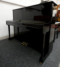 Load image into Gallery viewer, Yamaha P121G Upright Piano in Black High Gloss