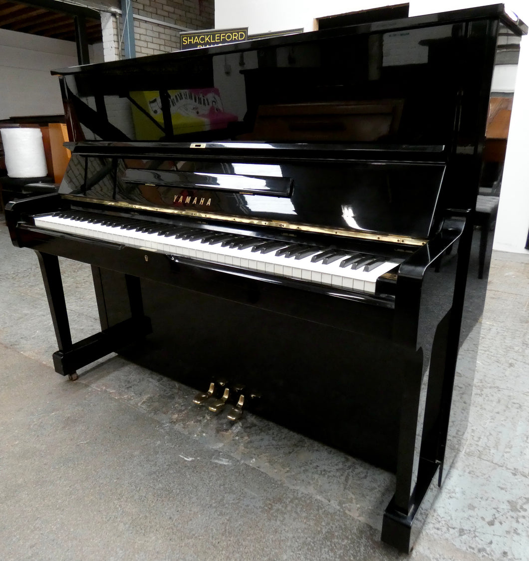 Yamaha U1 Upright Piano in High Gloss Black Cabinetry