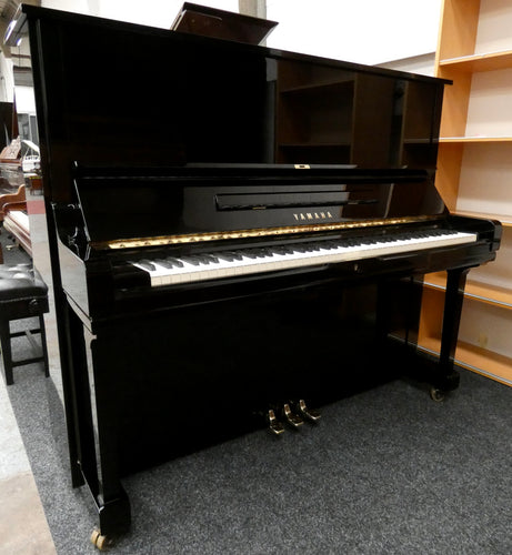 Yamaha U3 in Black High Gloss Finish