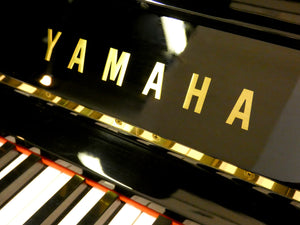 Yamaha U3H in Black High Gloss Cabinetry